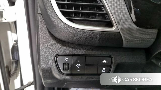 Kia Seltos 2022 Белый из Кореи, фото 5