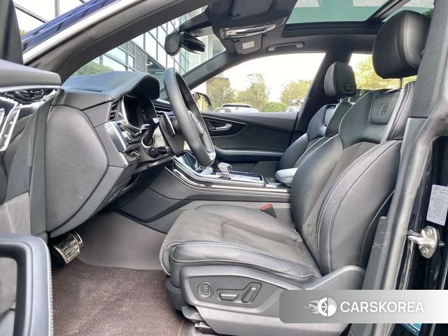 Audi Q8 2021 Черный из Китая, фото 5