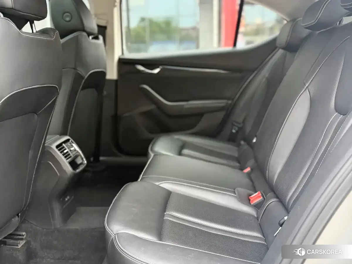 Skoda Octavia 2022 Белый из Китая, фото 5