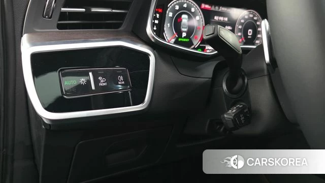 Audi A6 (C8) 2024 Черный из Кореи, фото 5