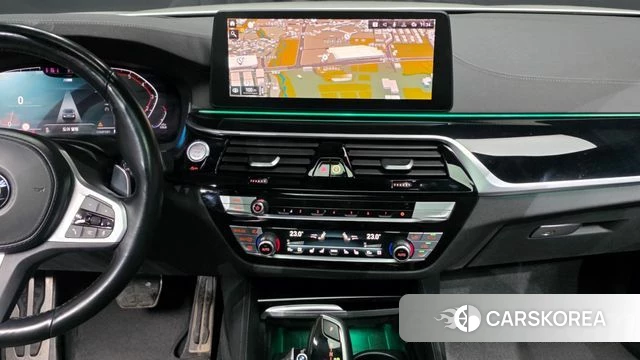 BMW 5 Series (G30) 2022 Белый из Кореи, фото 5