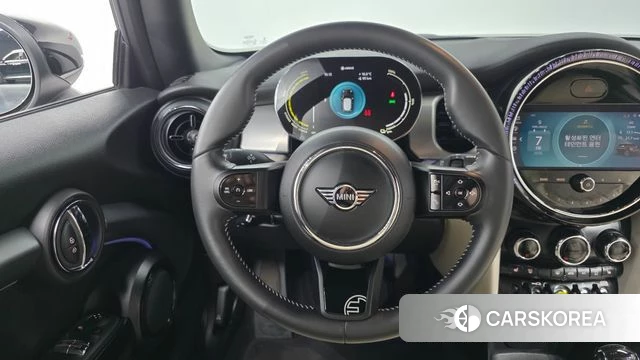 Mini Cooper Electric 2022 Песочный из Кореи, фото 5