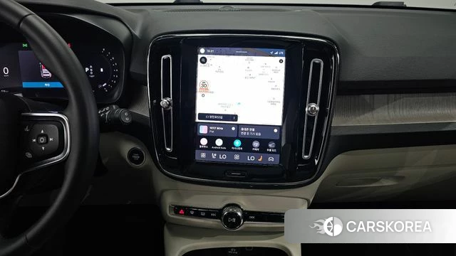 Volvo XC40 2023 Белый из Кореи, фото 5