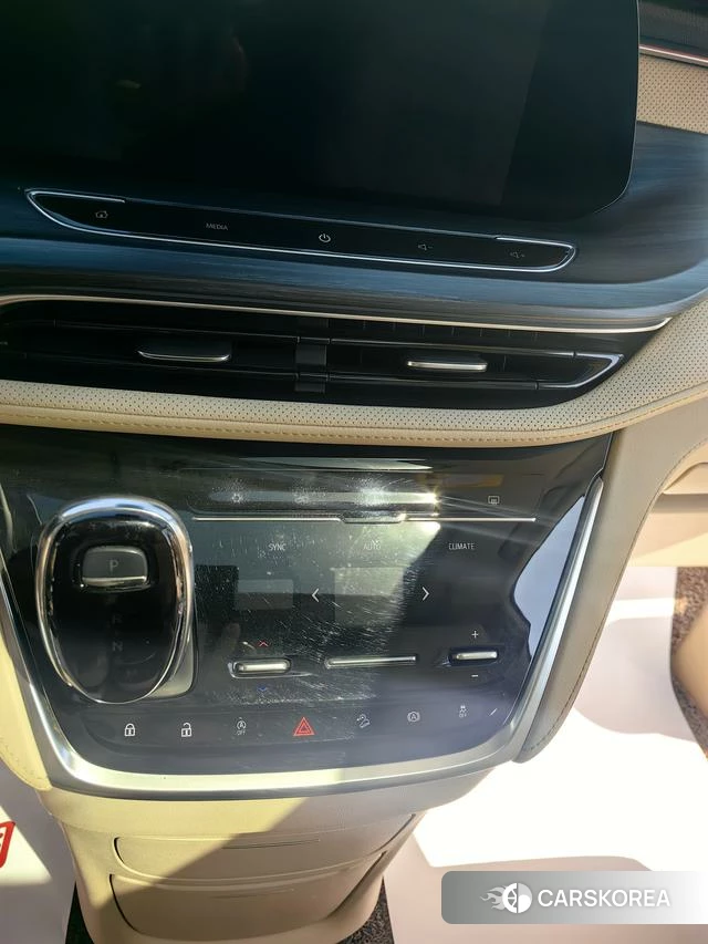 Buick GL8 2023 Белый из Китая, фото 5