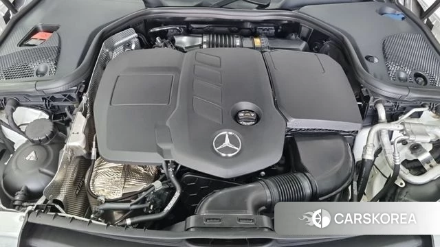 Mercedes-Benz E-Class W213 2022 Белый из Кореи, фото 5