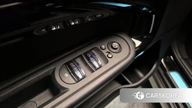 Mini Cooper Countryman 2021 Черный из Кореи, фото 5