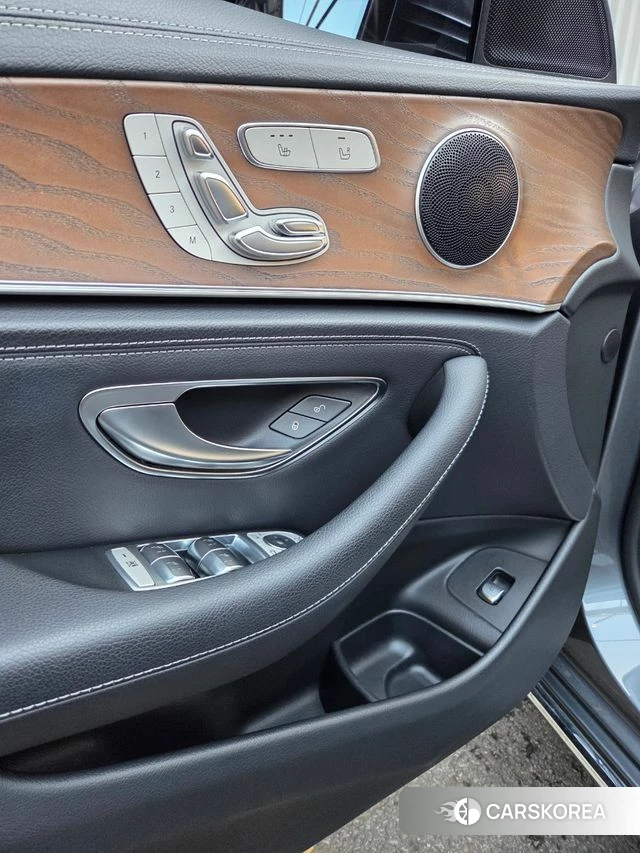 Mercedes-Benz E-Class W213 2018 Серый из Кореи, фото 5