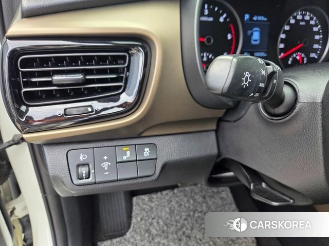 Kia Stonic 2018 Белый из Кореи, фото 5