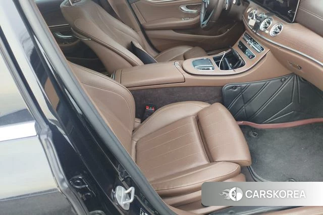 Mercedes-Benz E-class 2023 Черный из Китая, фото 5