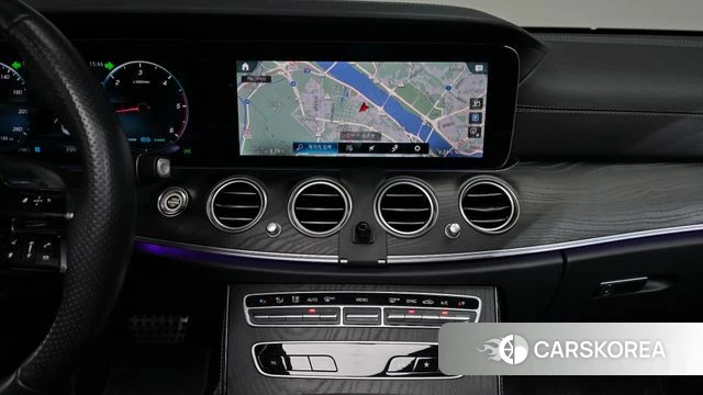 Mercedes-Benz E-Class W213 2023 Белый из Кореи, фото 5
