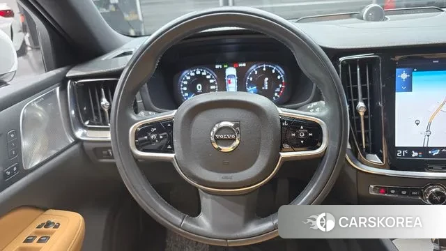 Volvo V60 Cross-Country 2nd Generation 2020 Белый из Кореи, фото 5