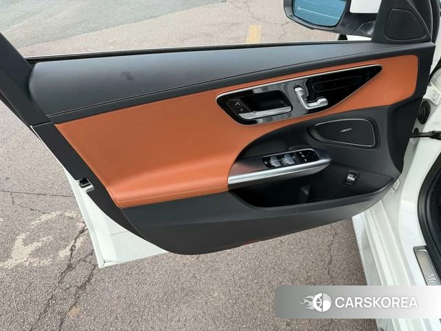 Mercedes-Benz Class C 2023 Белый из Китая, фото 5