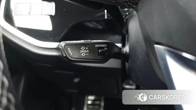 Audi Q3 (F3) 2023 Белый из Кореи, фото 5