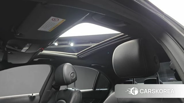 Mercedes-Benz C-Class W205 2019 Белый из Кореи, фото 5