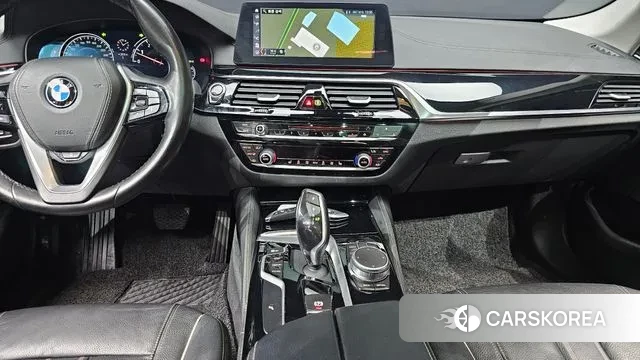 BMW 5 Series (G30) 2018 Белый из Кореи, фото 5