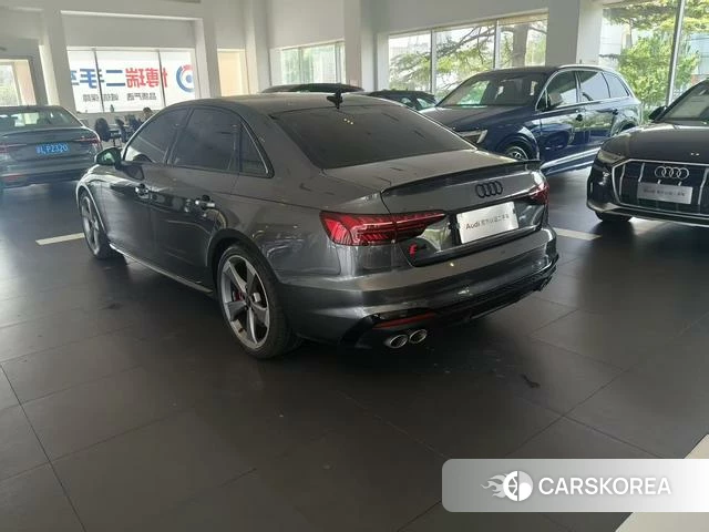Audi S4 2023 Темно-серый из Китая, фото 5