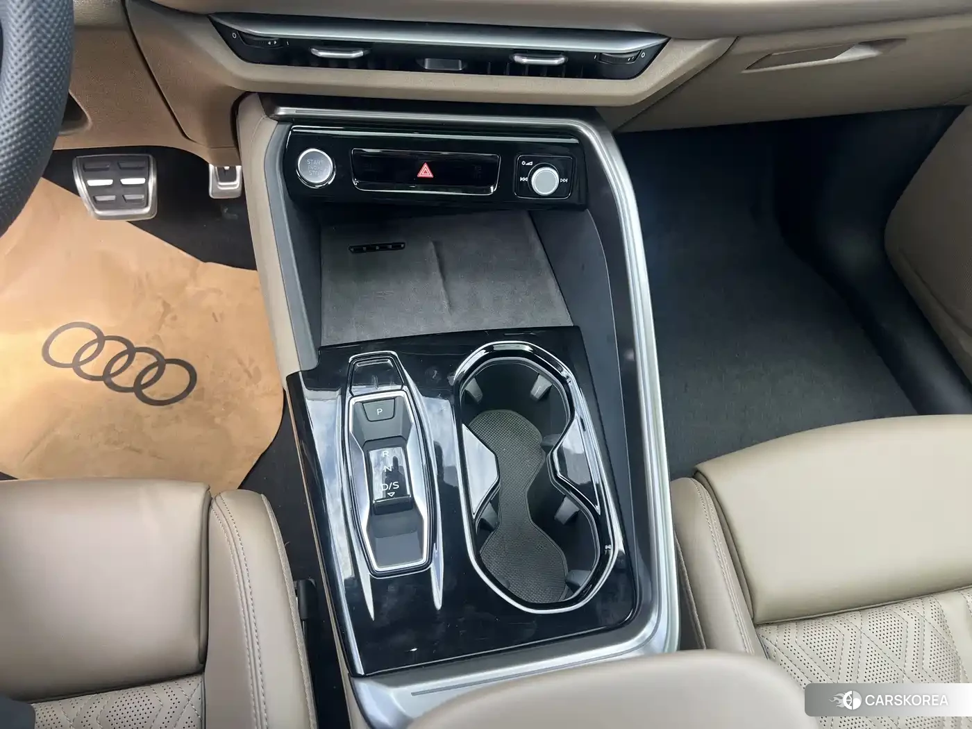 Audi Q5L 2026 Silver/gray из Китая, фото 5