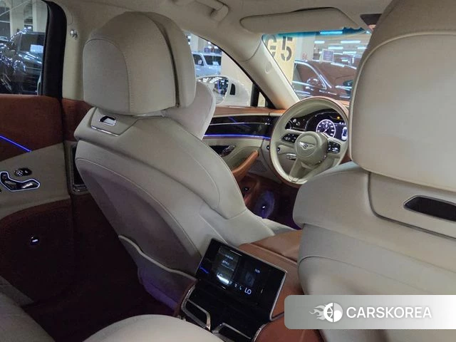 Bentley Flying Spur 3rd Generation 2022 Белый из Кореи, фото 5