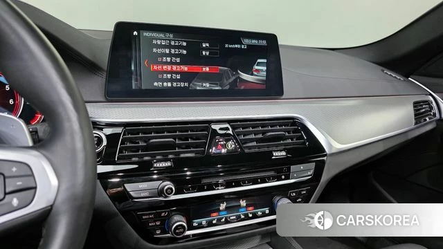 BMW 5 Series (G30) 2018 Серебристо-серый из Кореи, фото 5