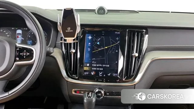 Volvo V60 Cross-Country 2nd Generation 2019 Белый из Кореи, фото 5