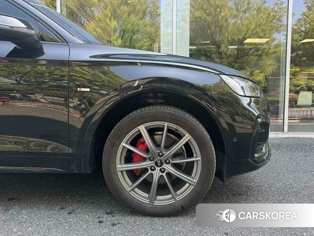 Audi Q5L 2024 Черный из Китая, фото 5