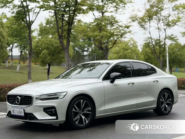 Volvo S60 2020 Белый из Китая, фото 5