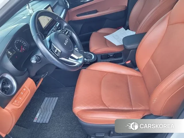 Kia The New K3 2nd generation 2023 Белый из Кореи, фото 5