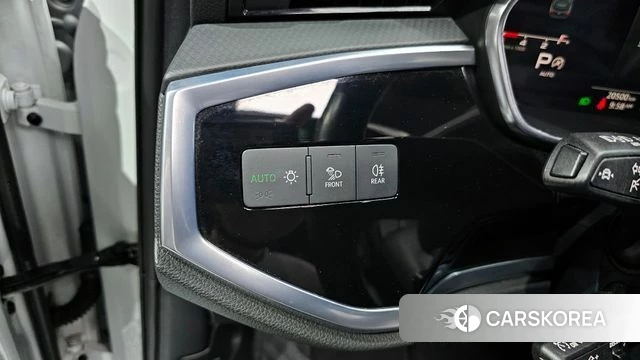 Audi Q3 (F3) 2022 Белый из Кореи, фото 5