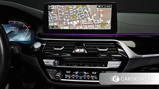 BMW 5 Series (G30) 2023 Белый из Кореи, фото 5