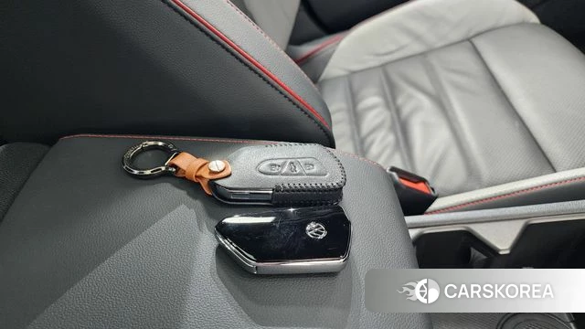 Volkswagen Golf 8th Generation 2025 Черный из Кореи, фото 5
