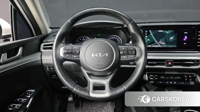 Kia K5 3rd generation 2023 Белый из Кореи, фото 5