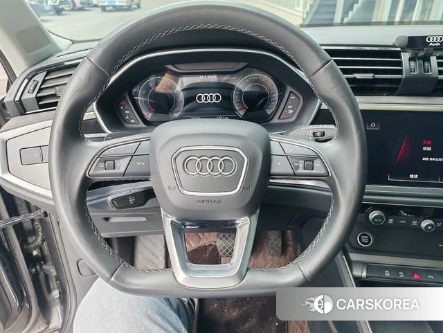Audi Q3 2022 Темно-серый из Китая, фото 5