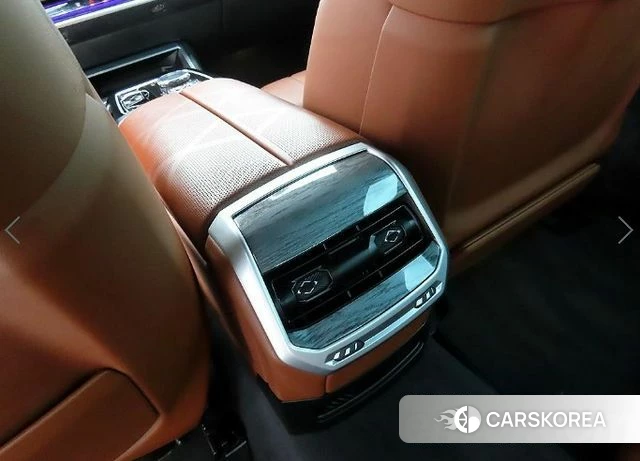 BMW 7 Series (G70) 2023 Черный из Кореи, фото 5