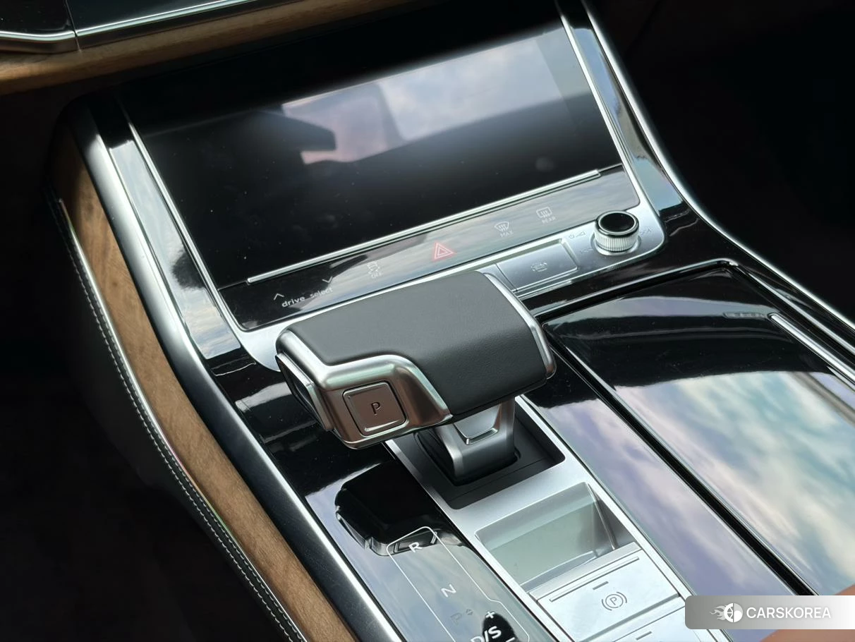 Audi Q7 2024 Черный из Китая, фото 5