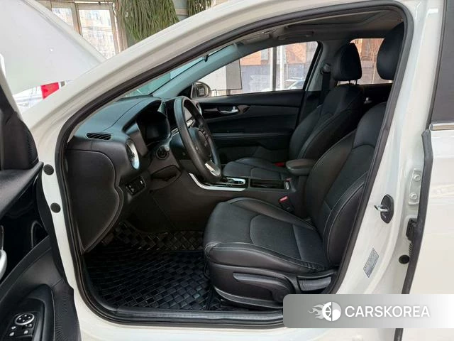 Kia K3 2022 Белый из Китая, фото 5