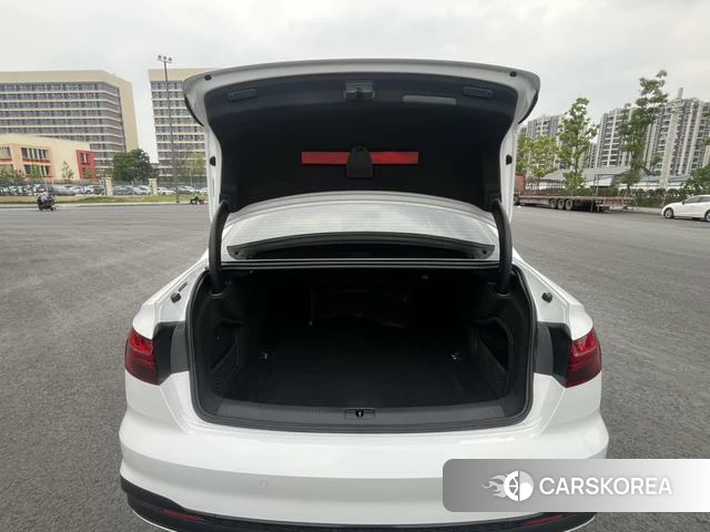 Audi A4L 2023 Белый из Китая, фото 5