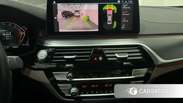 BMW 5 Series (G30) 2022 Белый из Кореи, фото 5