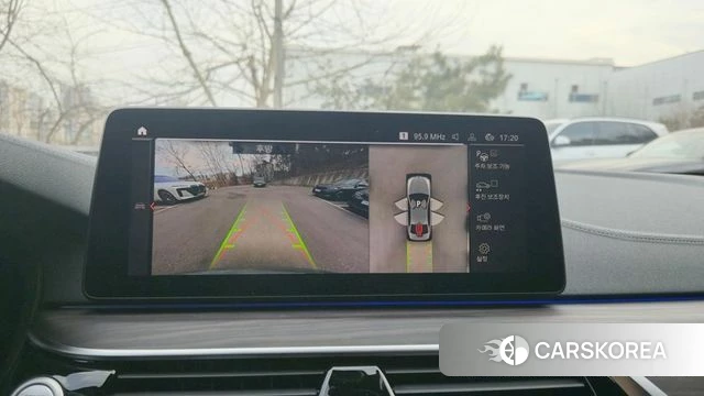 BMW 5 Series (G30) 2021 Серебристо-серый из Кореи, фото 5