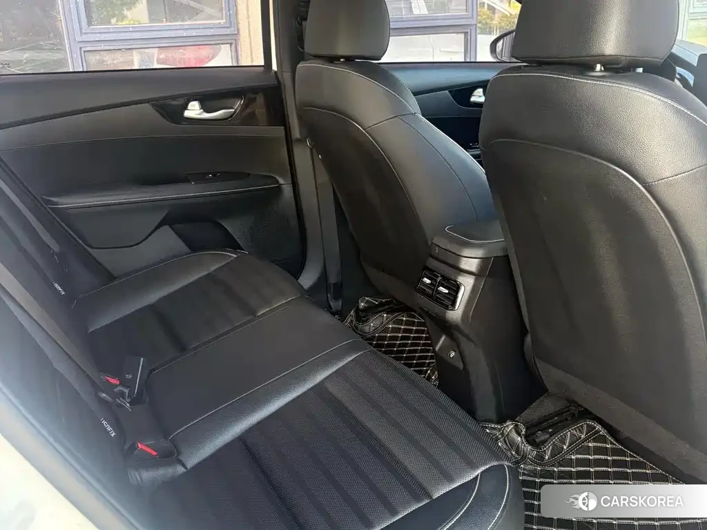 Kia K3 2024 Белый из Китая, фото 5