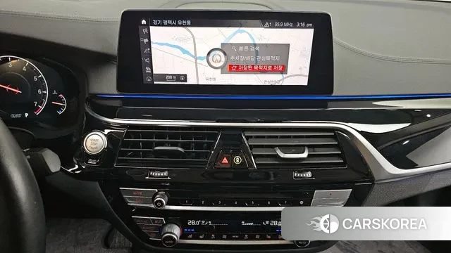 BMW 5 Series (G30) 2019 Белый из Кореи, фото 5