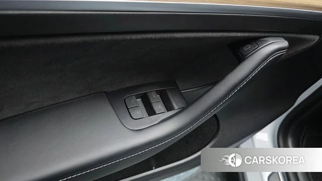 Tesla Model Y 2023 Белый из Кореи, фото 5