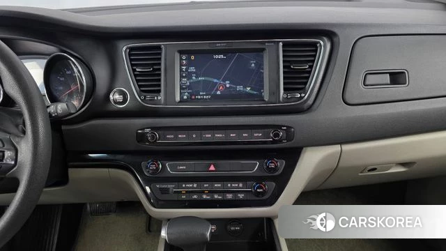 Kia The New Carnival 2019 Серебряный из Кореи, фото 5