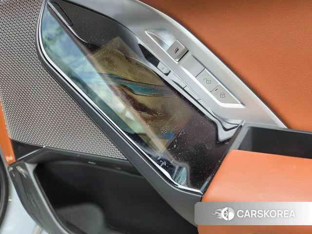 BMW 7 Series (G70) 2025 Серебристо-серый из Кореи, фото 5