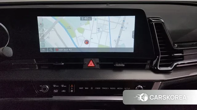 Kia Sportage 5th Generation Hybrid 2023 Белый из Кореи, фото 5