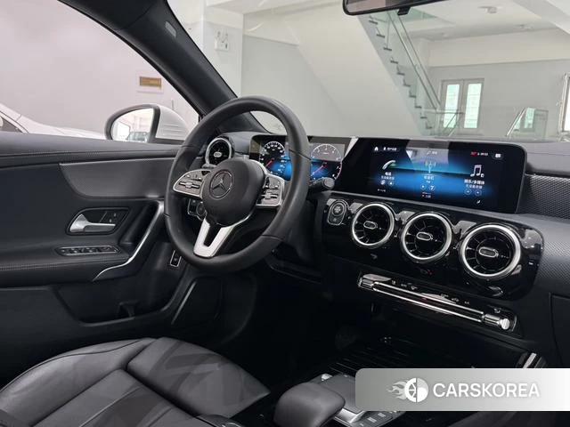 Mercedes-Benz Class A 2021 Белый из Китая, фото 5