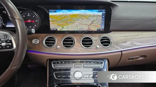 Mercedes-Benz E-Class W213 2019 Серебристо-серый из Кореи, фото 5