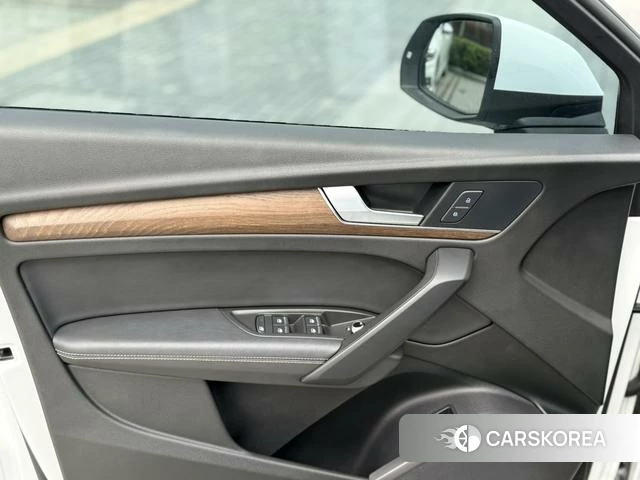 Audi Q5L 2021 Белый из Китая, фото 5