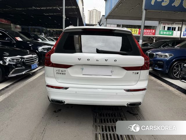 Volvo XC60 2021 Белый из Китая, фото 5