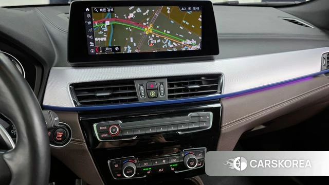 BMW X2 (F39) 2022 Светло-серебряный цвет из Кореи, фото 5