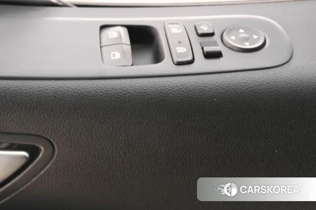 Hyundai Staria 2021 Серебряный из Кореи, фото 5